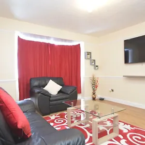 Four Bedroom Townhouse 12 Minutes Walk To Excel Exhibition Centre , London United Kingdom